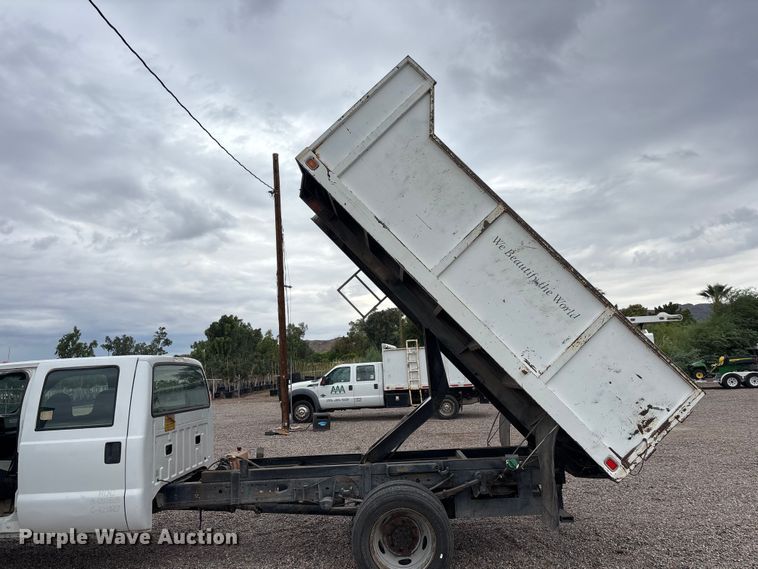 image for item EL2541 2004 Ford F450 Super Duty Crew Cab dump truck