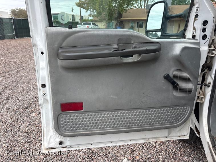 image for item EL2541 2004 Ford F450 Super Duty Crew Cab dump truck