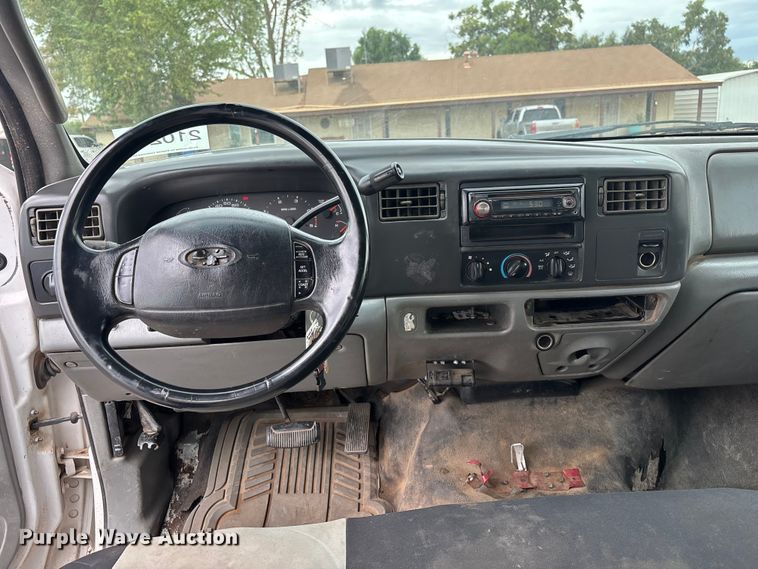 image for item EL2541 2004 Ford F450 Super Duty Crew Cab dump truck