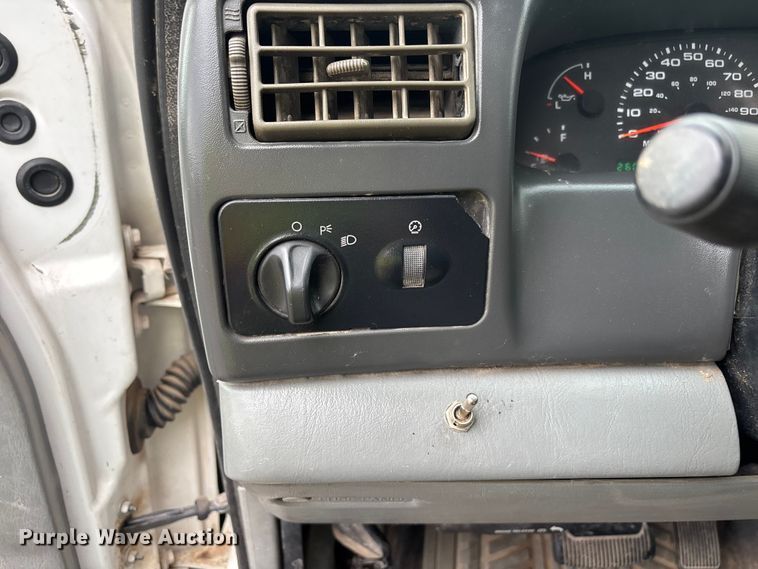 image for item EL2541 2004 Ford F450 Super Duty Crew Cab dump truck