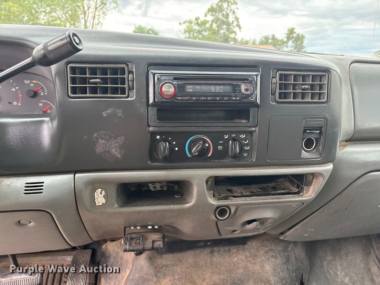 image for item EL2541 2004 Ford F450 Super Duty Crew Cab dump truck