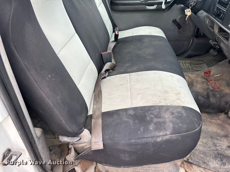 image for item EL2541 2004 Ford F450 Super Duty Crew Cab dump truck