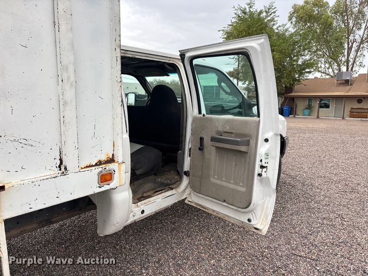 image for item EL2541 2004 Ford F450 Super Duty Crew Cab dump truck