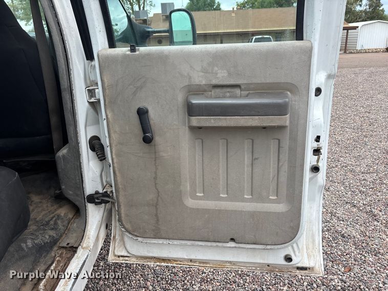 image for item EL2541 2004 Ford F450 Super Duty Crew Cab dump truck