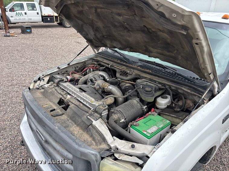 image for item EL2541 2004 Ford F450 Super Duty Crew Cab dump truck