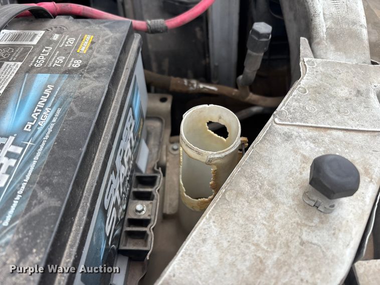 image for item EL2541 2004 Ford F450 Super Duty Crew Cab dump truck