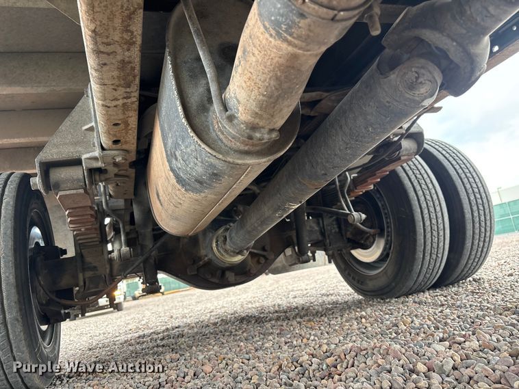 image for item EL2541 2004 Ford F450 Super Duty Crew Cab dump truck