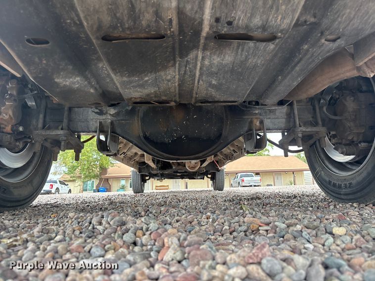 image for item EL2541 2004 Ford F450 Super Duty Crew Cab dump truck