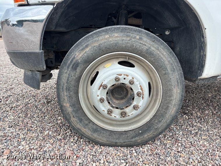 image for item EL2541 2004 Ford F450 Super Duty Crew Cab dump truck
