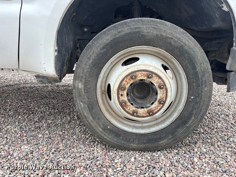 image for item EL2541 2004 Ford F450 Super Duty Crew Cab dump truck
