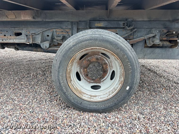 image for item EL2541 2004 Ford F450 Super Duty Crew Cab dump truck