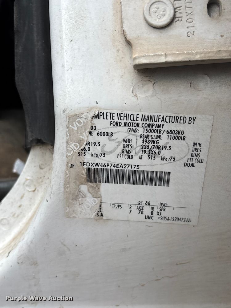 image for item EL2541 2004 Ford F450 Super Duty Crew Cab dump truck