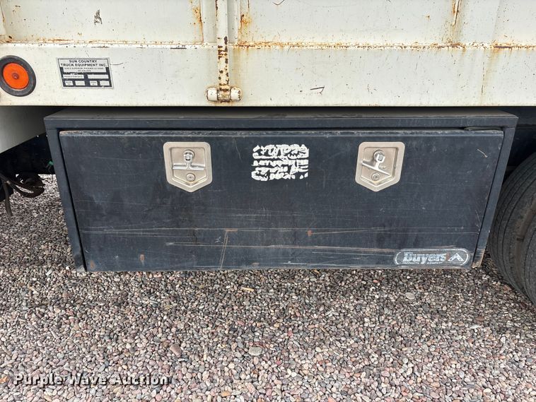image for item EL2542 2011 Isuzu NRR Crew Cab dump truck