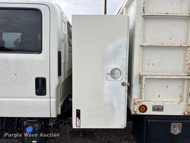 image for item EL2542 2011 Isuzu NRR Crew Cab dump truck