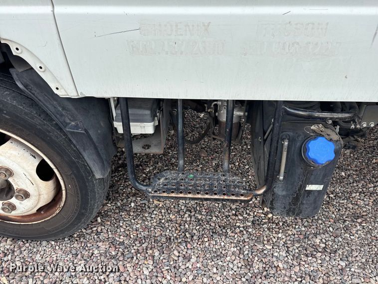 image for item EL2542 2011 Isuzu NRR Crew Cab dump truck