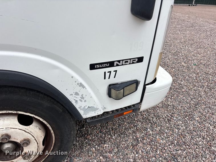 image for item EL2542 2011 Isuzu NRR Crew Cab dump truck