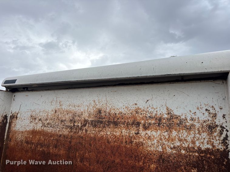 image for item EL2542 2011 Isuzu NRR Crew Cab dump truck
