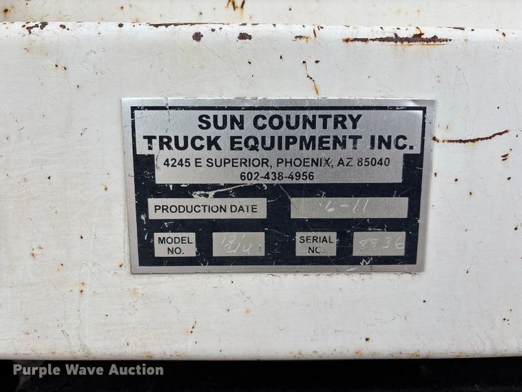 image for item EL2542 2011 Isuzu NRR Crew Cab dump truck