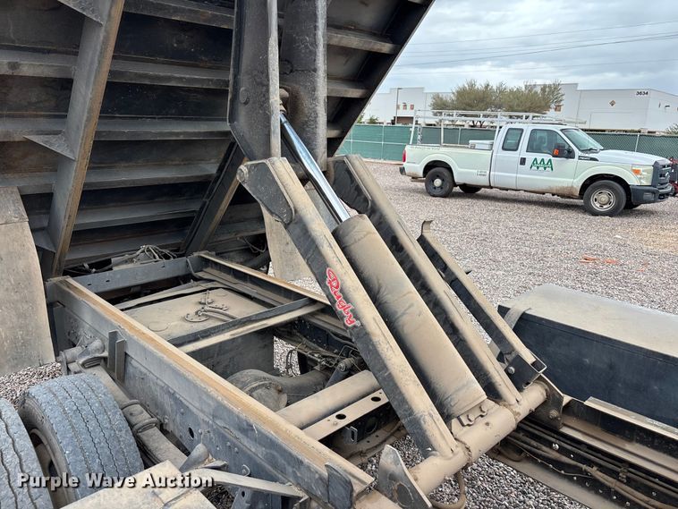 image for item EL2542 2011 Isuzu NRR Crew Cab dump truck