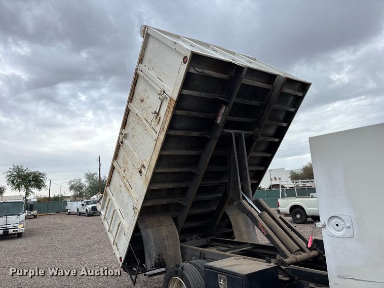 image for item EL2542 2011 Isuzu NRR Crew Cab dump truck