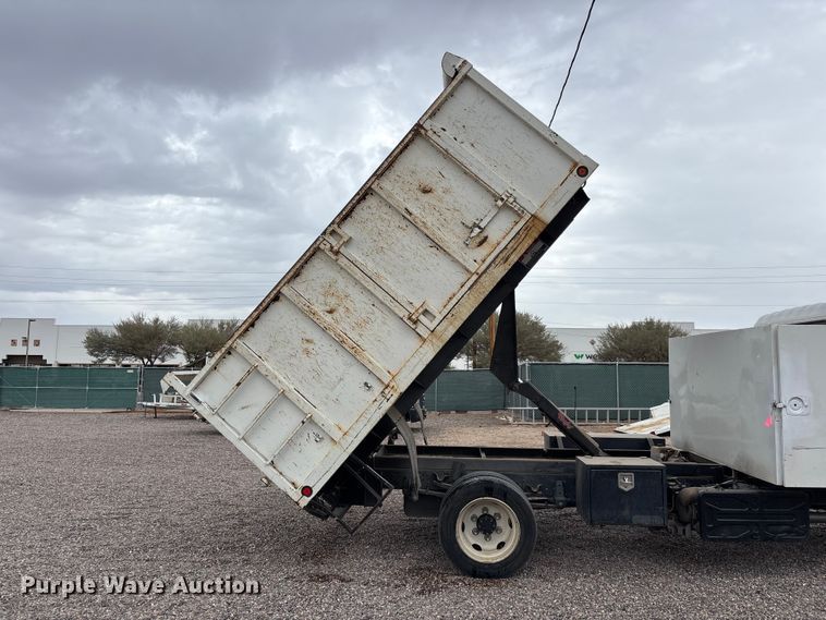 image for item EL2542 2011 Isuzu NRR Crew Cab dump truck