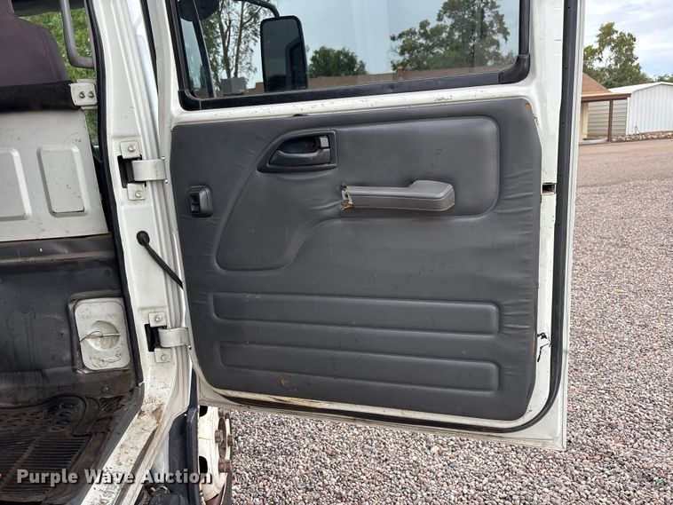 image for item EL2542 2011 Isuzu NRR Crew Cab dump truck