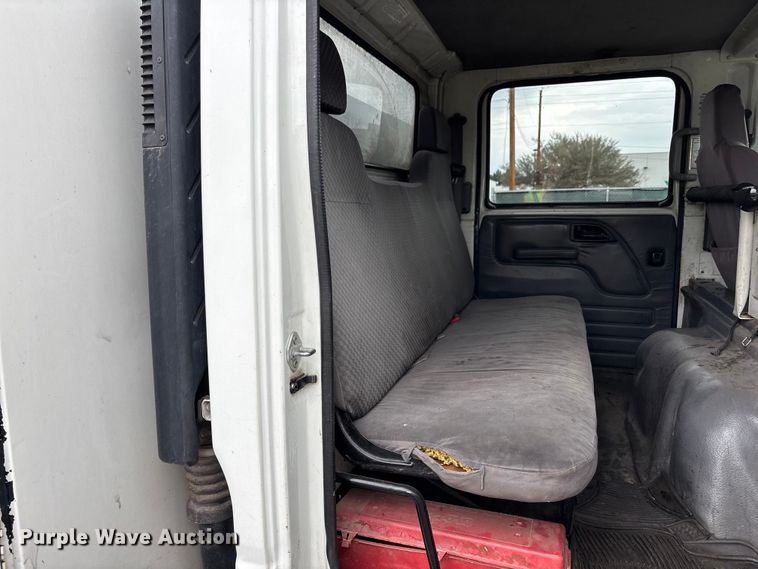 image for item EL2542 2011 Isuzu NRR Crew Cab dump truck