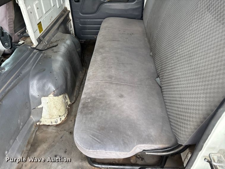 image for item EL2542 2011 Isuzu NRR Crew Cab dump truck