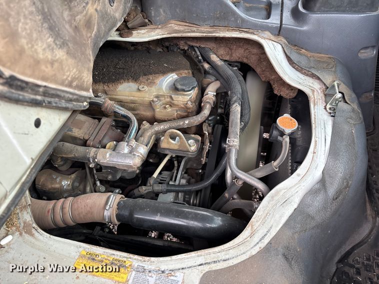 image for item EL2542 2011 Isuzu NRR Crew Cab dump truck