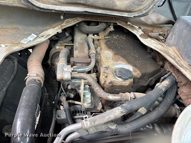 image for item EL2542 2011 Isuzu NRR Crew Cab dump truck