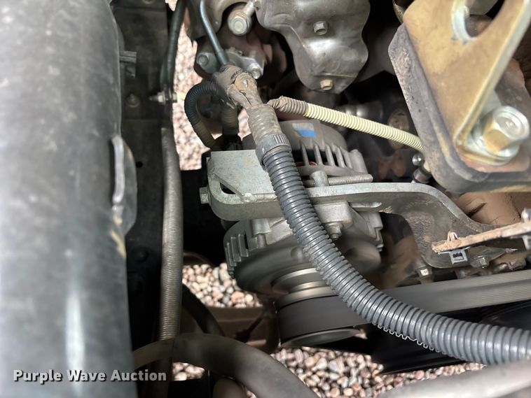 image for item EL2542 2011 Isuzu NRR Crew Cab dump truck