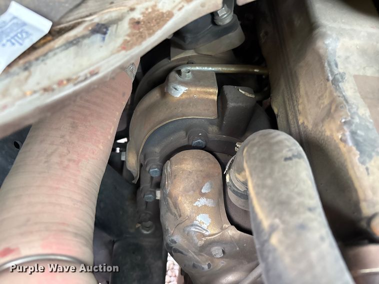image for item EL2542 2011 Isuzu NRR Crew Cab dump truck
