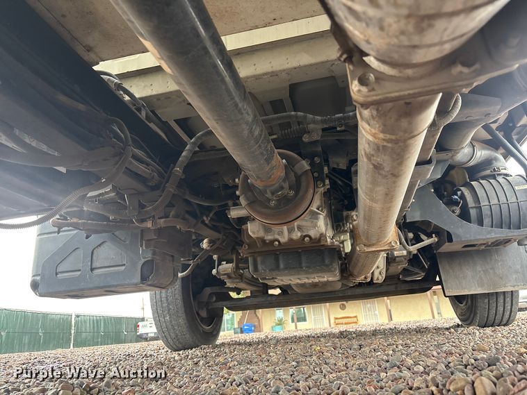 image for item EL2542 2011 Isuzu NRR Crew Cab dump truck
