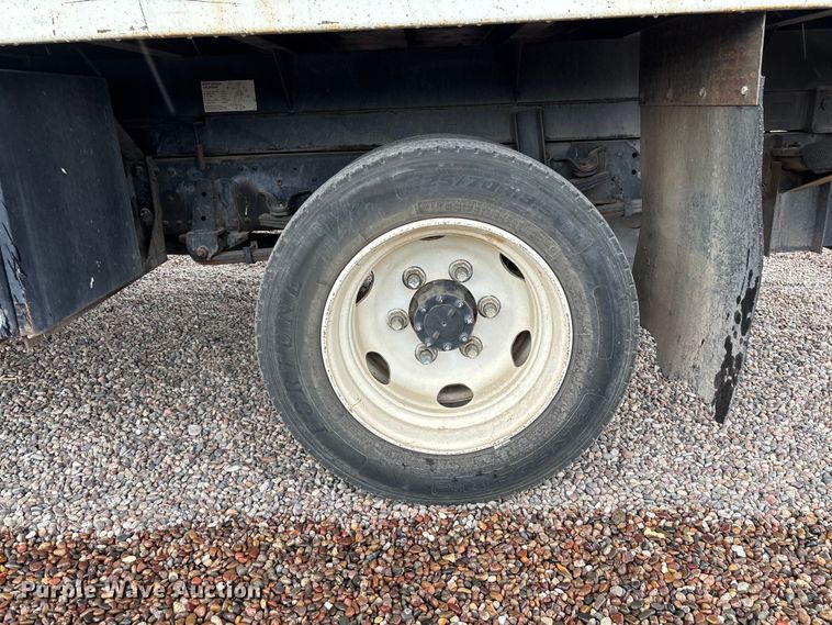 image for item EL2542 2011 Isuzu NRR Crew Cab dump truck