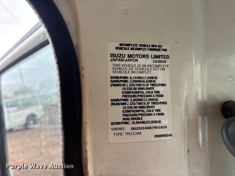 image for item EL2542 2011 Isuzu NRR Crew Cab dump truck