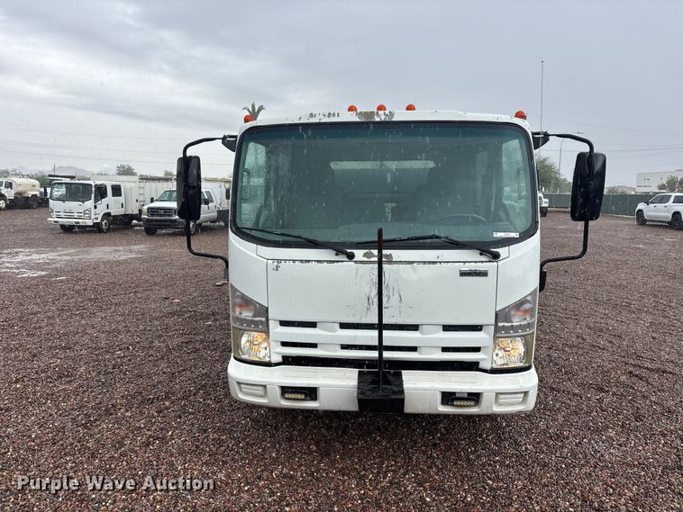 image for item EL2543 2011 Isuzu NRR Crew Cab dump truck