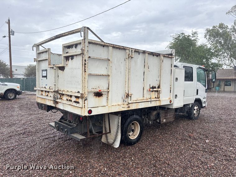 image for item EL2543 2011 Isuzu NRR Crew Cab dump truck