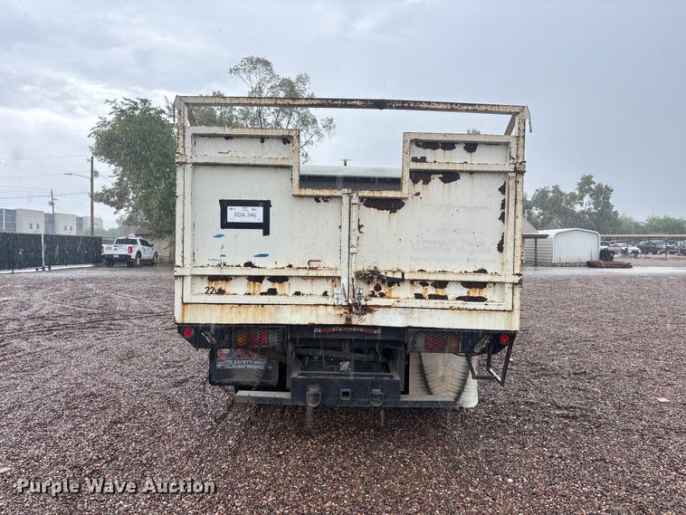 image for item EL2543 2011 Isuzu NRR Crew Cab dump truck