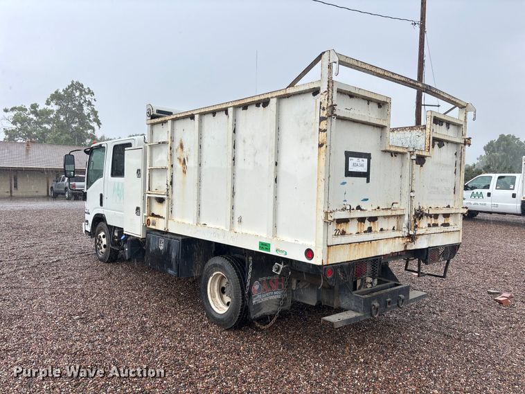 image for item EL2543 2011 Isuzu NRR Crew Cab dump truck