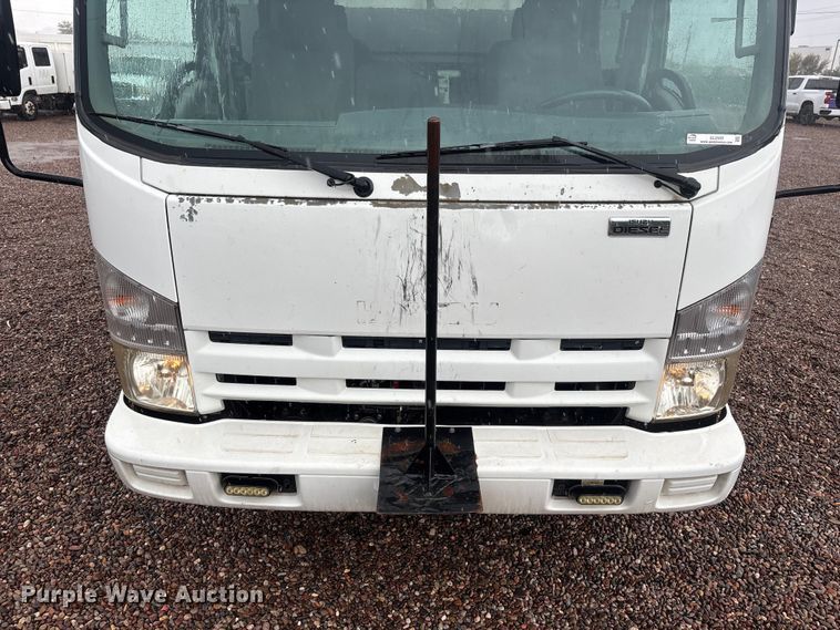 image for item EL2543 2011 Isuzu NRR Crew Cab dump truck