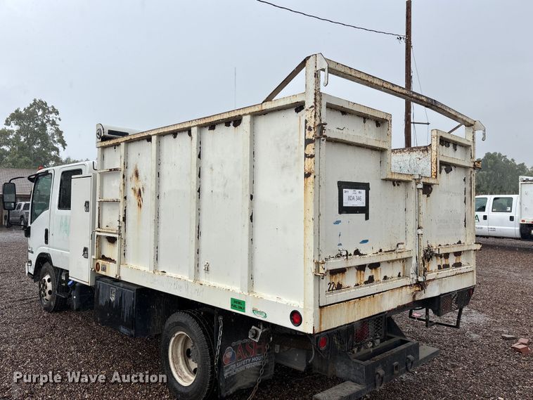 image for item EL2543 2011 Isuzu NRR Crew Cab dump truck