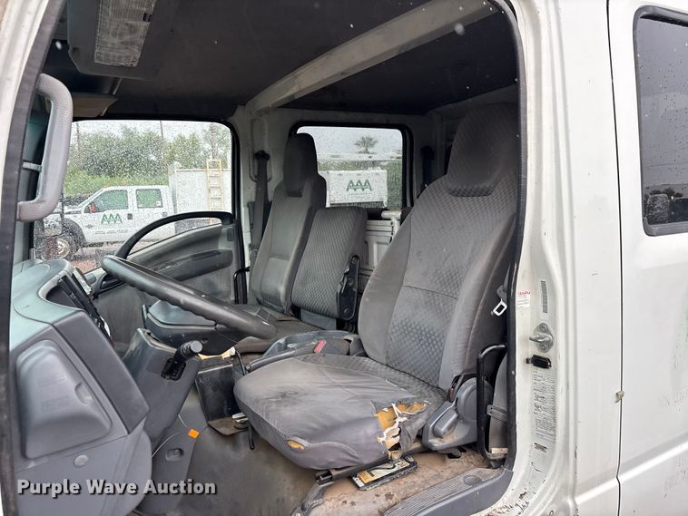 image for item EL2543 2011 Isuzu NRR Crew Cab dump truck