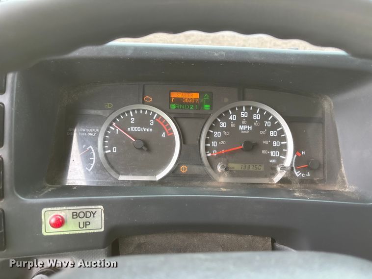image for item EL2543 2011 Isuzu NRR Crew Cab dump truck