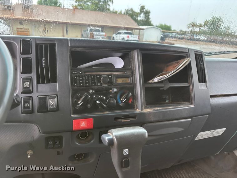 image for item EL2543 2011 Isuzu NRR Crew Cab dump truck