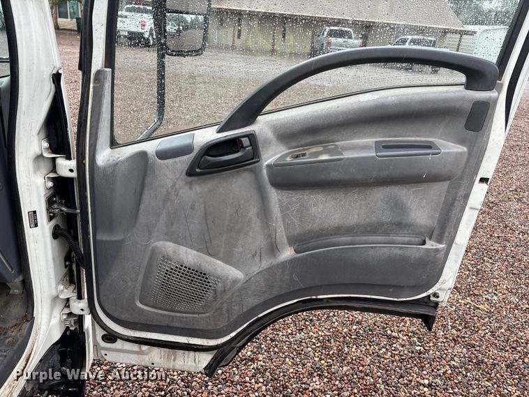 image for item EL2543 2011 Isuzu NRR Crew Cab dump truck