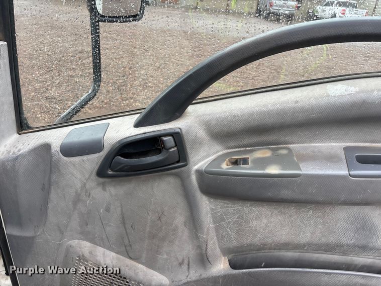 image for item EL2543 2011 Isuzu NRR Crew Cab dump truck