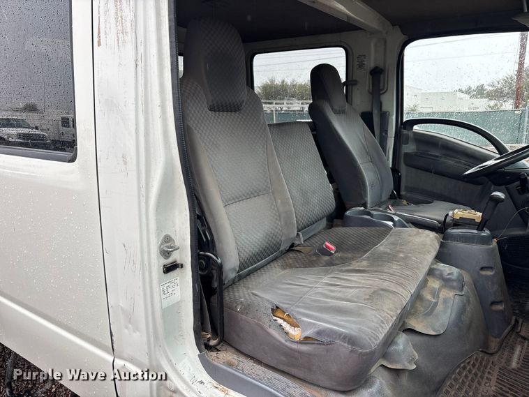 image for item EL2543 2011 Isuzu NRR Crew Cab dump truck