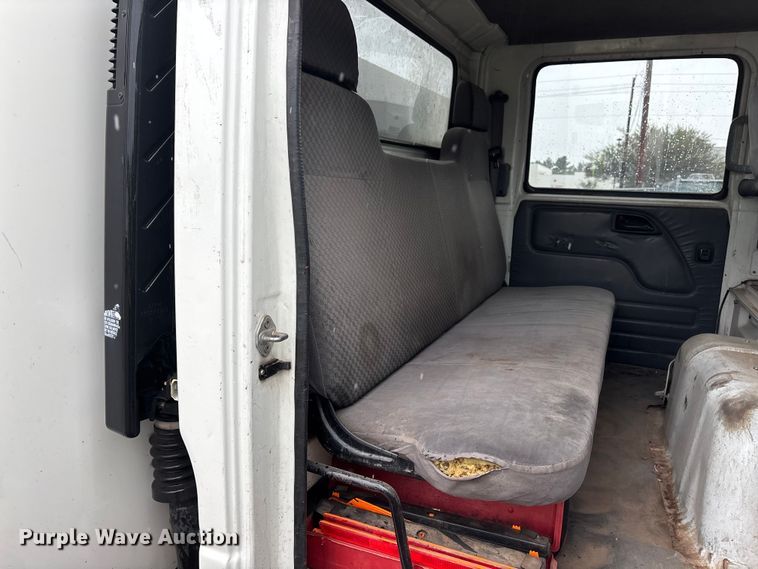 image for item EL2543 2011 Isuzu NRR Crew Cab dump truck