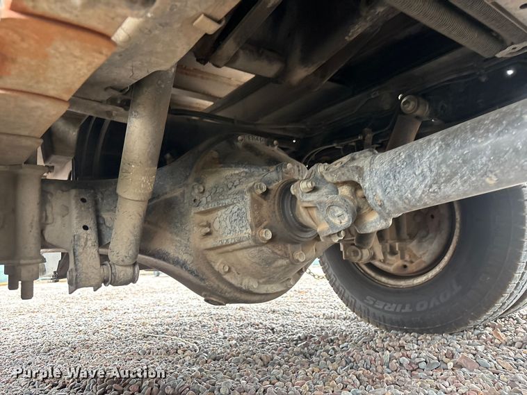 image for item EL2543 2011 Isuzu NRR Crew Cab dump truck