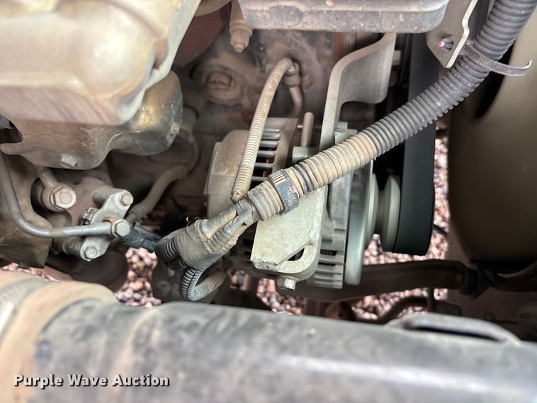 image for item EL2543 2011 Isuzu NRR Crew Cab dump truck